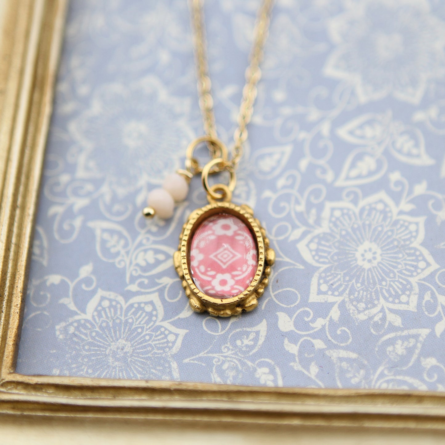 Vintage Wallpaper Pink Ornate Oval Gold Necklace
