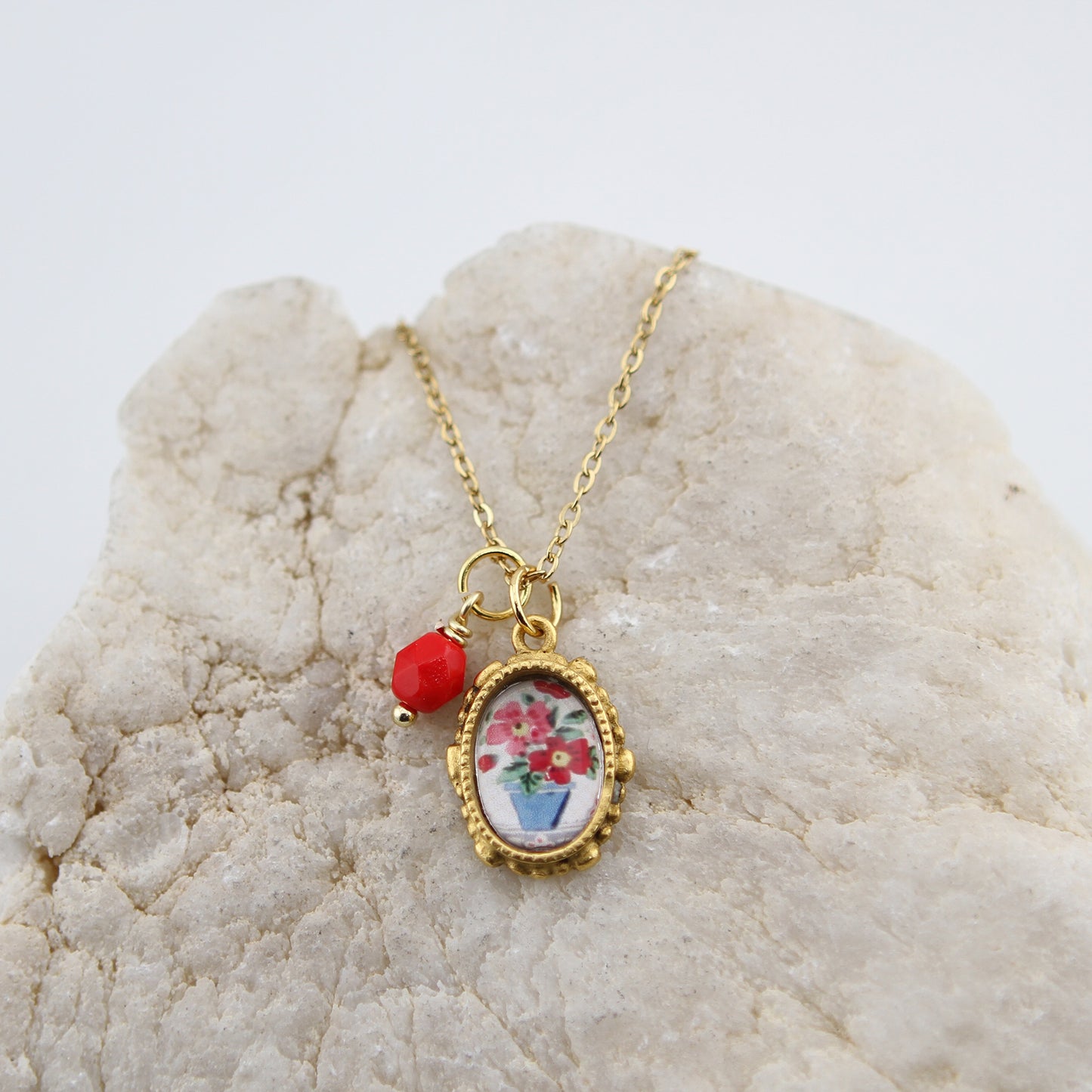 Vintage Wallpaper Red and Blue Floral Oval Gold Necklace