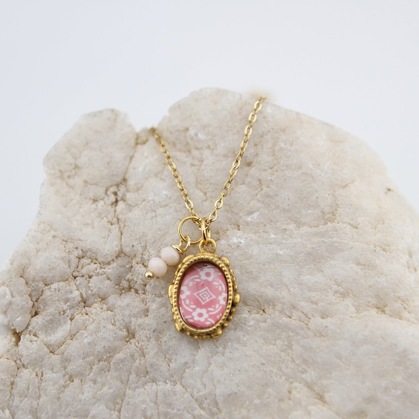 Vintage Wallpaper Pink Ornate Oval Gold Necklace