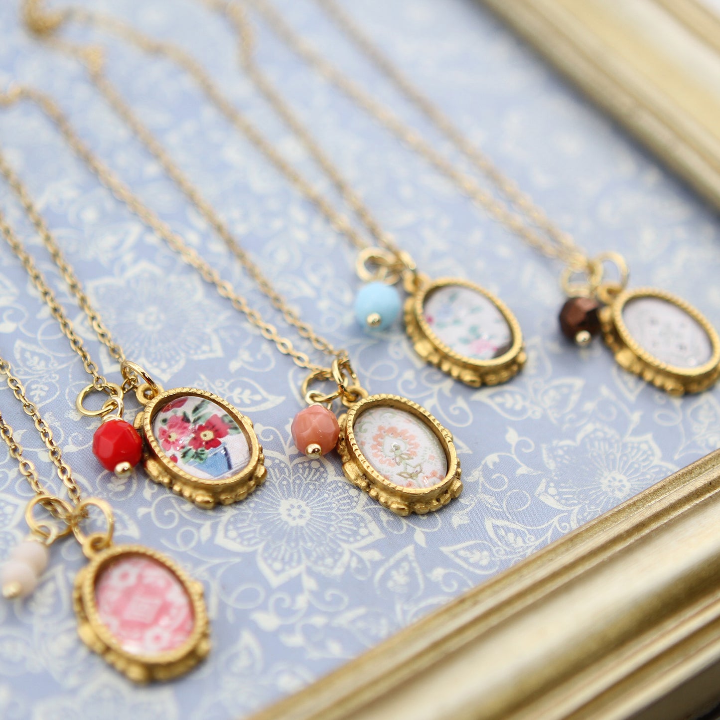 Vintage Wallpaper Pink Ornate Oval Gold Necklace